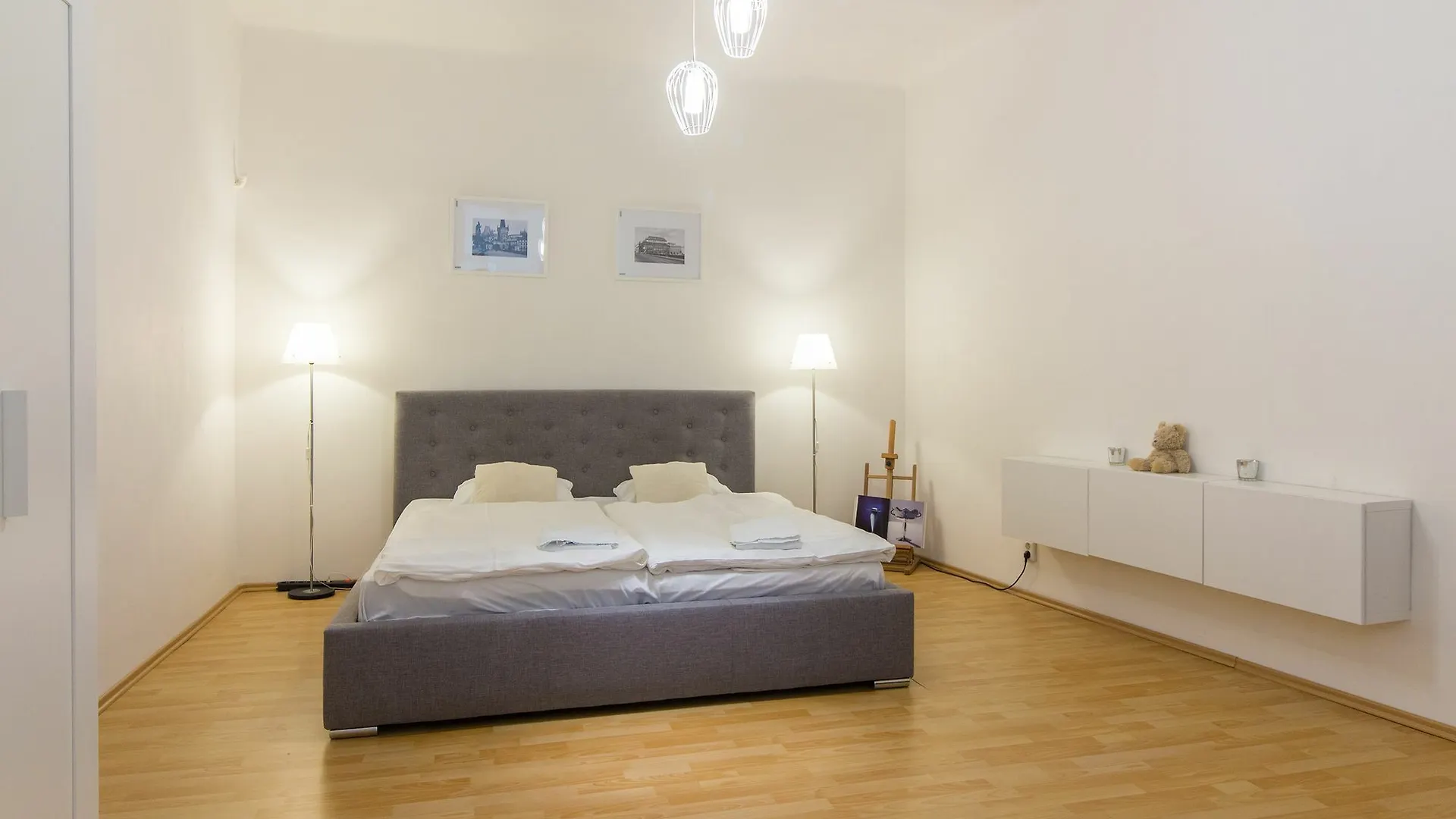 Prague City Apt On Wenceslassquare For 6